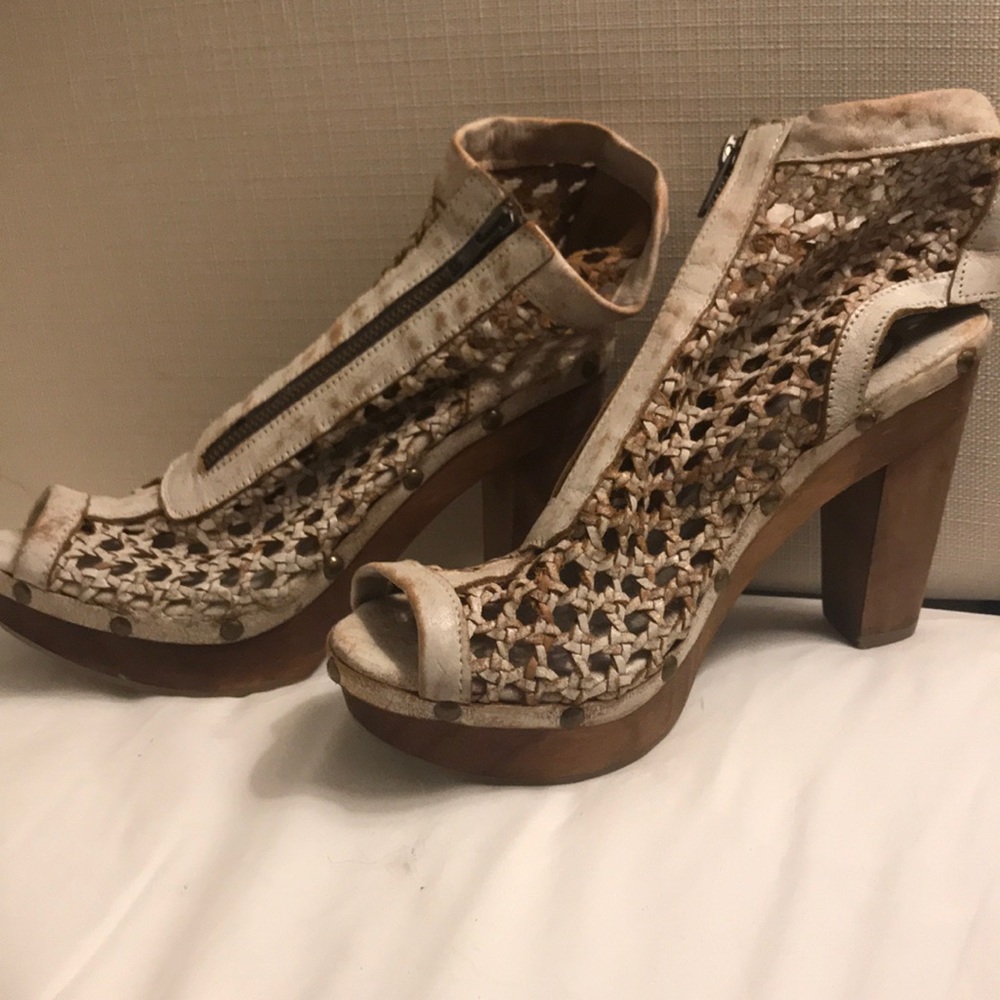 Zip Up block heel